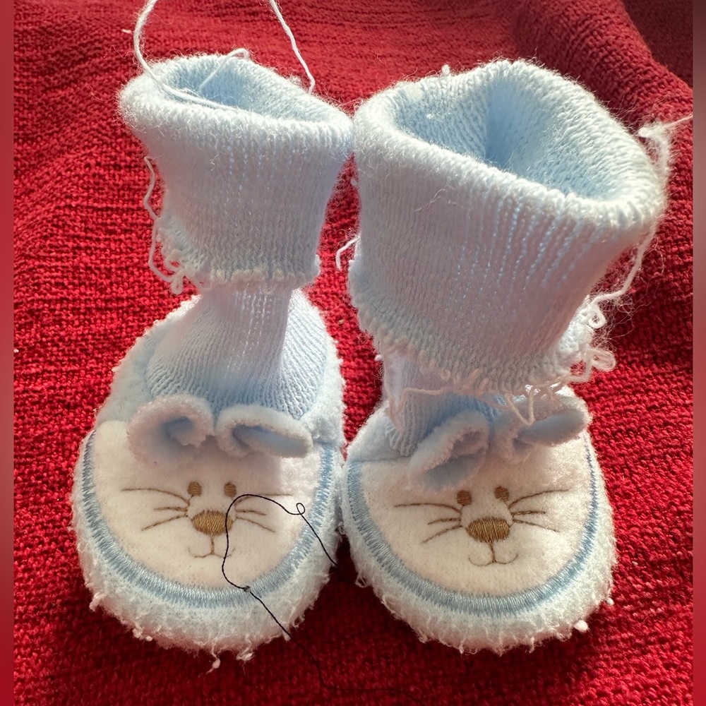 Baby warm shoes/sock 0-3 months